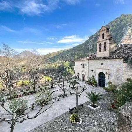 Holiday home Maison Clemence